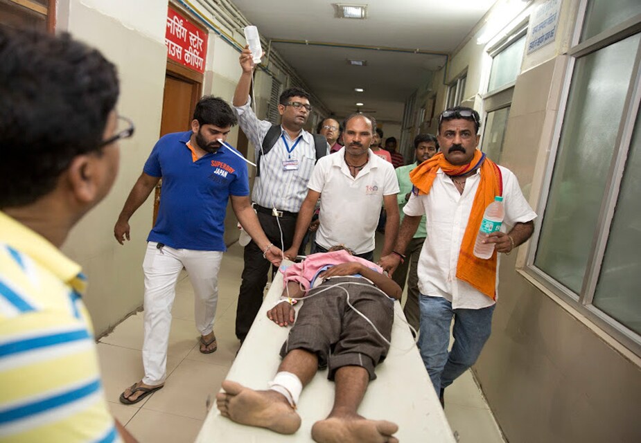ફ્લાઇઓવરનું બાંધકામ માર્ચ 2019માં પૂરું થવાનું હતું. જોકે, અધિકારીઓએ આ સમય મર્યાદા વધારવાની માંગી કરી હતી. (image credit: AP) ફ્લાઇઓવરનું બાંધકામ માર્ચ 2019માં પૂરું થવાનું હતું. જોકે, અધિકારીઓએ આ સમય મર્યાદા વધારવાની માંગી કરી હતી. (image credit: AP)