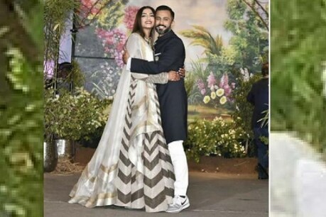સોનમ-આનંદની રિસેપ્શન પાર્ટીના જુઓ Inside Pics સોનમ-આનંદની રિસેપ્શન પાર્ટીના જુઓ Inside Pics