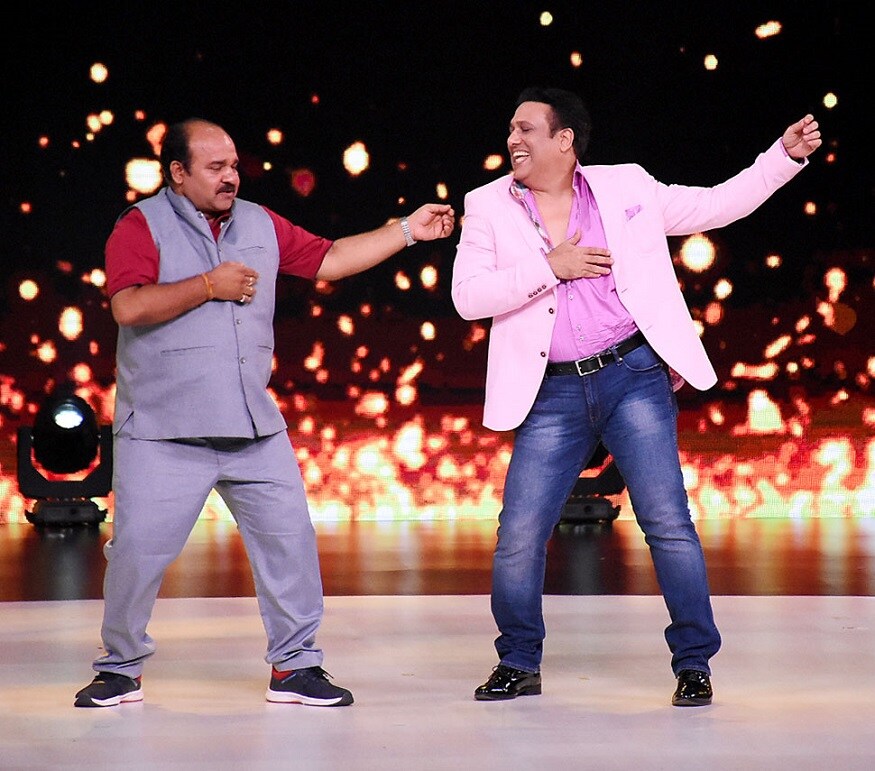 ગોવિંદાનાં જ સોન્ગ આપ કે આ જાને સે... પર તેનાં જેવો જ ડાન્સ કરીને સોશિયલ મીડિયા પર છવાઇ ગયેલા ડબ્બુ અંકલ ગોવિંદાને મળ્યા ગોવિંદાનાં જ સોન્ગ આપ કે આ જાને સે... પર તેનાં જેવો જ ડાન્સ કરીને સોશિયલ મીડિયા પર છવાઇ ગયેલા ડબ્બુ અંકલ ગોવિંદાને મળ્યા