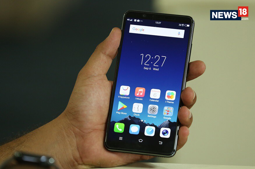 સેલમાં Vivoનો 64જીબી વાળો V7+ 19,900 રૂપિયામાં મળી રહ્યો છે. આની MRP 21,990 છે. જ્યારે Honor 9i 14,999માં મળશે, જેની MRP 19,999 છે. સેલમાં 6490 રૂપિયાની કિંમતવાળો પેનાસોનિકનો P65 3,999માં મળશે. ફ્લિપકાર્ટે જાહેરાત કરી છે કે, iphone X સહિત તમામ iphone પર ઓફર અને ડીલ મળશે. સેલમાં Vivoનો 64જીબી વાળો V7+ 19,900 રૂપિયામાં મળી રહ્યો છે. આની MRP 21,990 છે. જ્યારે Honor 9i 14,999માં મળશે, જેની MRP 19,999 છે. સેલમાં 6490 રૂપિયાની કિંમતવાળો પેનાસોનિકનો P65 3,999માં મળશે. ફ્લિપકાર્ટે જાહેરાત કરી છે કે, iphone X સહિત તમામ iphone પર ઓફર અને ડીલ મળશે.
