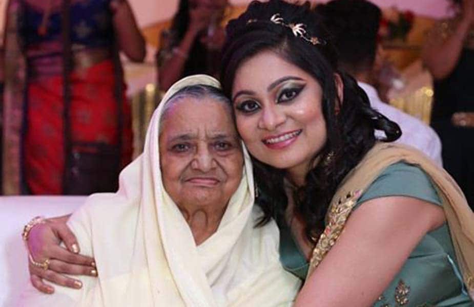 પ્રિયંકાએ માનેલા ભાઈ પ્રવિણ મિત્તલે જણાવ્યું કે, પ્રિયંકા મિસેજ ભાટીની દોહિત્રી હતી. પ્રિયંકાની મા બાળકોને ટ્યુશન કરવાતી હતી, જ્યારે પ્રિયંકાએ અભ્યાસ પણ અહીં જ કર્યો. તેણે એમબીએ કર્યું હતું. તે નોએડાની એક કંપનીમાં કામ પણ કરતી હતી. પ્રિયંકાએ માનેલા ભાઈ પ્રવિણ મિત્તલે જણાવ્યું કે, પ્રિયંકા મિસેજ ભાટીની દોહિત્રી હતી. પ્રિયંકાની મા બાળકોને ટ્યુશન કરવાતી હતી, જ્યારે પ્રિયંકાએ અભ્યાસ પણ અહીં જ કર્યો. તેણે એમબીએ કર્યું હતું. તે નોએડાની એક કંપનીમાં કામ પણ કરતી હતી.