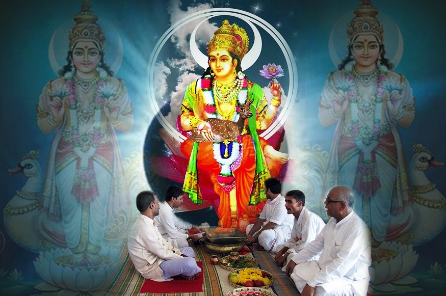 કુંડળીમાં જો સૂર્ય નબળો હોય તો વ્યક્તિનું માન-સન્માન ઘટે છે તે કાયદાકીય મામલામાં ફસાઈ જાય છે. સૂર્યનાં તેના ખરાબ પ્રભાવથી બચવા માટે દરરોજ સૂર્યને જળ અર્પણ કરો. સાથે જ ઓમ સૂર્યાય નમ:નો જાપ કરો. આપ સૂર્ય નમસ્કાર પણ કરી શકો છો કુંડળીમાં જો સૂર્ય નબળો હોય તો વ્યક્તિનું માન-સન્માન ઘટે છે તે કાયદાકીય મામલામાં ફસાઈ જાય છે. સૂર્યનાં તેના ખરાબ પ્રભાવથી બચવા માટે દરરોજ સૂર્યને જળ અર્પણ કરો. સાથે જ ઓમ સૂર્યાય નમ:નો જાપ કરો. આપ સૂર્ય નમસ્કાર પણ કરી શકો છો