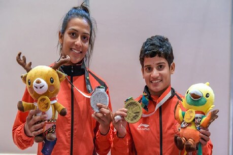 Asian Games: પિતાને જે રમત વિશે જ ખબર નથી તેમાં પુત્રીએ જીત્યા બે મેડલ Asian Games: પિતાને જે રમત વિશે જ ખબર નથી તેમાં પુત્રીએ જીત્યા બે મેડલ