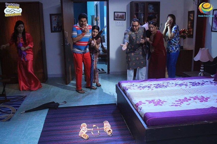 આવનારા એપિસોડમાં બતાવવામાં આવશે કે, પોપટલાલનાં જબરદસ્તી ભૂત સાથે લગ્ન કરાવવામાં આવશે. ડરાવની દુલ્હન પોપટલાલની સામે લગ્નનો પ્રસ્તાવ મુકશે. પોપટ લાલ ભાગવાનો પ્રયાસ કરશે. આવનારા એપિસોડમાં બતાવવામાં આવશે કે, પોપટલાલનાં જબરદસ્તી ભૂત સાથે લગ્ન કરાવવામાં આવશે. ડરાવની દુલ્હન પોપટલાલની સામે લગ્નનો પ્રસ્તાવ મુકશે. પોપટ લાલ ભાગવાનો પ્રયાસ કરશે.