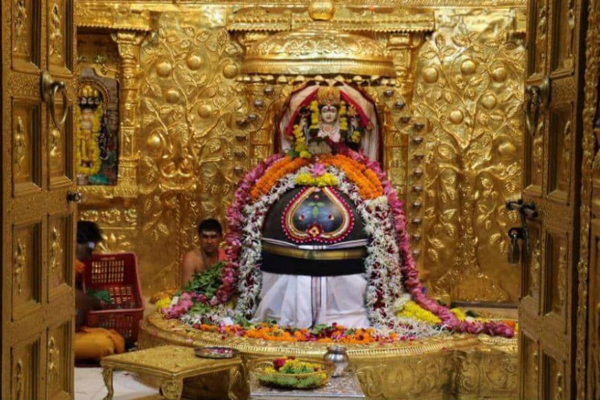 ઉલ્લેખનીય છે કે, સીએમ વિજય રૂપાણી અને નાયબ મુખ્યમંત્રી નીતિનભાઈ પટેલ ગત રાત્રીથી સોમનાથ પ્રવાસે ગયેલા છે. સોમનાથ પહોંચતાની સાથે જ સોમનાથ ટ્રસ્ટ અને ભાજપના આગેવાનો દ્રારા તેમનું સ્વાગત કરાયુ હતુ. ત્યારબાદ મુખ્યમંત્રીએ ગીર સોમનાથ જીલ્લા ભાજપના આગેવાનો સાથે સાગર દર્શન ગેસ્ટ હાઉસ ખાતે અગત્યની મીટીંગ યોજવામાં આવી હતી. આ મિટીંગમાં નાયબ મુખ્યમંત્રી નિતીન પટેલની સૂચિત ગેરહાજરી જોવા મળી હતી અને મીડીયાને પણ આ મિટીંગથી દુર રખાયા હતા. ઉલ્લેખનીય છે કે, સીએમ વિજય રૂપાણી અને નાયબ મુખ્યમંત્રી નીતિનભાઈ પટેલ ગત રાત્રીથી સોમનાથ પ્રવાસે ગયેલા છે. સોમનાથ પહોંચતાની સાથે જ સોમનાથ ટ્રસ્ટ અને ભાજપના આગેવાનો દ્રારા તેમનું સ્વાગત કરાયુ હતુ. ત્યારબાદ મુખ્યમંત્રીએ ગીર સોમનાથ જીલ્લા ભાજપના આગેવાનો સાથે સાગર દર્શન ગેસ્ટ હાઉસ ખાતે અગત્યની મીટીંગ યોજવામાં આવી હતી. આ મિટીંગમાં નાયબ મુખ્યમંત્રી નિતીન પટેલની સૂચિત ગેરહાજરી જોવા મળી હતી અને મીડીયાને પણ આ મિટીંગથી દુર રખાયા હતા.