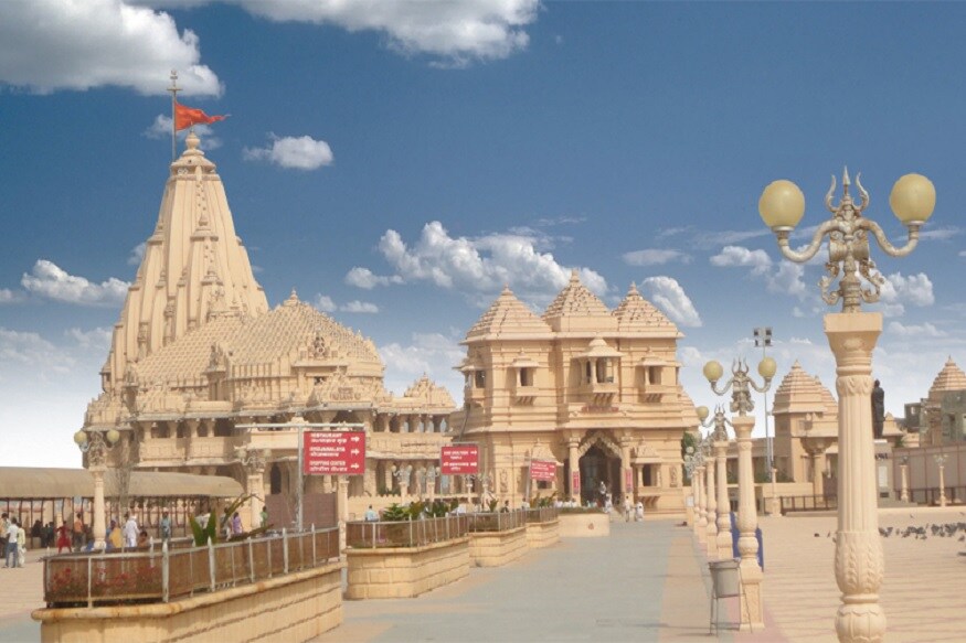 આ મિટીંગમાં મુખ્ય મંત્રી વિજયભાઇ રુપાણી, રાજકોટના નિતીન ભારદ્વાજ, રાજયસભાના સાંસદ ચુનીભાઈ ગોહેલ, પૂર્વ રાજય મંત્રી જશાભાઇ બારડ, ગુજરાત મેરીટાઈમ બોર્ડના ડાયરેક્ટર કિશોરભાઈ કુહાડા, ગુજરાત રાજય બીજ નીગમના ચેરમેન રાજશીભાઇ જોટવા, ગુજકોમાસોલના વાઇસ ચેરમેન ગોવિંદભાઇ પરમાર, જીલ્લા ભાજપ પ્રમુખ ઝવેરીભાઇ ઠકરાર તેમજ પૂર્વ ધારાસભ્યો, જીલ્લા પંચાયત, તાલુકા પંચાયત, વહીવટીતંત્ર, અને જીલ્લાના આગેવાનો બહોળી સંખ્યામાં ઉપસ્થિતિ રહ્યા હતા. આ મિટીંગમાં મુખ્ય મંત્રી વિજયભાઇ રુપાણી, રાજકોટના નિતીન ભારદ્વાજ, રાજયસભાના સાંસદ ચુનીભાઈ ગોહેલ, પૂર્વ રાજય મંત્રી જશાભાઇ બારડ, ગુજરાત મેરીટાઈમ બોર્ડના ડાયરેક્ટર કિશોરભાઈ કુહાડા, ગુજરાત રાજય બીજ નીગમના ચેરમેન રાજશીભાઇ જોટવા, ગુજકોમાસોલના વાઇસ ચેરમેન ગોવિંદભાઇ પરમાર, જીલ્લા ભાજપ પ્રમુખ ઝવેરીભાઇ ઠકરાર તેમજ પૂર્વ ધારાસભ્યો, જીલ્લા પંચાયત, તાલુકા પંચાયત, વહીવટીતંત્ર, અને જીલ્લાના આગેવાનો બહોળી સંખ્યામાં ઉપસ્થિતિ રહ્યા હતા.