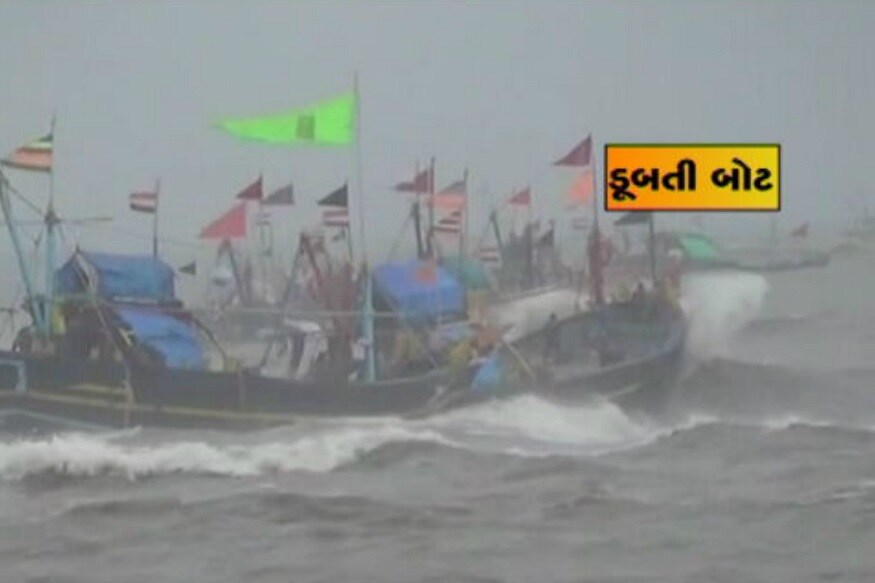 કેરળમાં વરસાદી આફત વચ્ચે લોકોને હેલિકોપ્ટર દ્વારા રેસ્ક્યૂ કરવામાં આવે છે ત્યારે દીવના મધદરિયામાં પણ દિલધડક રેસ્ક્યૂ કરવામાં આવ્યું હતું. દીવમાં મધદરિયામાં એક બોટ સાથે એકસ્માત નડ્યો હતો. ત્યારબાદ બીજી બોટ દ્વારા સાત માછીમારોનું દિલધડક રેસ્ક્યૂ કરવામાં આવ્યું હતું. કેરળમાં વરસાદી આફત વચ્ચે લોકોને હેલિકોપ્ટર દ્વારા રેસ્ક્યૂ કરવામાં આવે છે ત્યારે દીવના મધદરિયામાં પણ દિલધડક રેસ્ક્યૂ કરવામાં આવ્યું હતું. દીવમાં મધદરિયામાં એક બોટ સાથે એકસ્માત નડ્યો હતો. ત્યારબાદ બીજી બોટ દ્વારા સાત માછીમારોનું દિલધડક રેસ્ક્યૂ કરવામાં આવ્યું હતું.