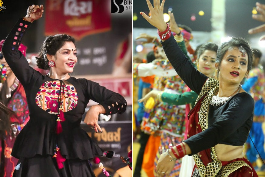રાજ્યભરમાં નવરાત્રિનું સેલિબ્રેશન ચાલી રહ્યું છે, ત્યારે એર ગરબો આજ કાલ બહુ સાંભળવા મળે છે કે પાટણ શેરની નાર પદમણી, આંખ મીચાવતી ડાબી ને જમણી, ત્યારે આવો જોઇએ પાટણમાં એક્ટિવ ગ્રૂપ દ્વારા આયોજીત ગરબે ઘૂમતા યુવાધનને. (યશવંત પટેલ, પાટણ) રાજ્યભરમાં નવરાત્રિનું સેલિબ્રેશન ચાલી રહ્યું છે, ત્યારે એર ગરબો આજ કાલ બહુ સાંભળવા મળે છે કે પાટણ શેરની નાર પદમણી, આંખ મીચાવતી ડાબી ને જમણી, ત્યારે આવો જોઇએ પાટણમાં એક્ટિવ ગ્રૂપ દ્વારા આયોજીત ગરબે ઘૂમતા યુવાધનને. (યશવંત પટેલ, પાટણ)