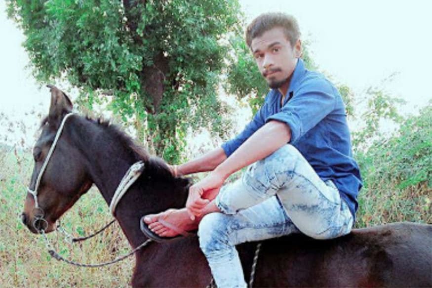 માર્ચ, 2018: ભાવનગરના ટીમ્બી ગામે છોકરીઓની છેડતીના મામલે 21 વર્ષના દલિત યુવક પ્રદીપ રાઠોડની હત્યા. એવા પણ અહેવાલો પ્રગટ થયા હતા કે ઘોડો રાખવાને કારણે અમુક કોમના લોકોએ તેના પર હુમલો કર્યો હતો. માર્ચ, 2018: ભાવનગરના ટીમ્બી ગામે છોકરીઓની છેડતીના મામલે 21 વર્ષના દલિત યુવક પ્રદીપ રાઠોડની હત્યા. એવા પણ અહેવાલો પ્રગટ થયા હતા કે ઘોડો રાખવાને કારણે અમુક કોમના લોકોએ તેના પર હુમલો કર્યો હતો.