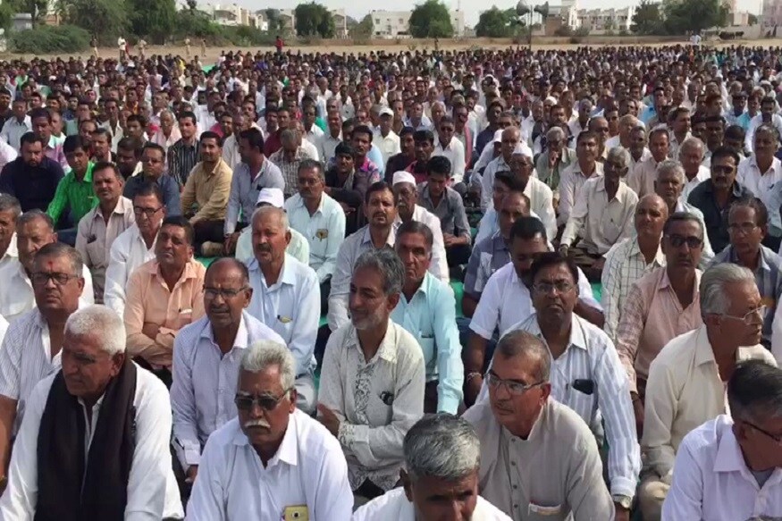 થોડા સમય પહેલા મોરબી જિલ્લાના 12 ગામના ખેડૂતોએ સિંચાઈ માટે પાણીની માંગ સાથે આંદોલનનો માર્ગ અપનાવ્યો છે. માળિયાના 12 ગામના ખેડૂતોએ નર્મદાના નીર માટે આંદોલન શરૂ કર્યું હતુ. થોડા સમય પહેલા મોરબી જિલ્લાના 12 ગામના ખેડૂતોએ સિંચાઈ માટે પાણીની માંગ સાથે આંદોલનનો માર્ગ અપનાવ્યો છે. માળિયાના 12 ગામના ખેડૂતોએ નર્મદાના નીર માટે આંદોલન શરૂ કર્યું હતુ.