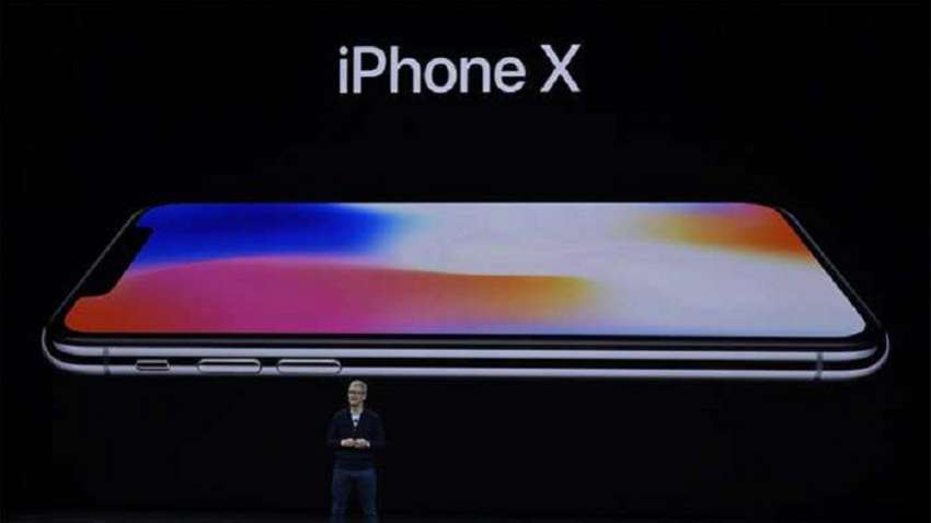 એપલે તેમના લોકપ્રિય મોડલ Phone Xનું ઉત્પાદન ફરી શરુ કરવા જઇ રહી છે. વોલસ્ટ્રીટ જનરલ રિપોર્ટ અનુસાર કંપનીએ આ નિર્ણય આ કારણે લીધો છે. એપલે તેમના લોકપ્રિય મોડલ Phone Xનું ઉત્પાદન ફરી શરુ કરવા જઇ રહી છે. વોલસ્ટ્રીટ જનરલ રિપોર્ટ અનુસાર કંપનીએ આ નિર્ણય આ કારણે લીધો છે.