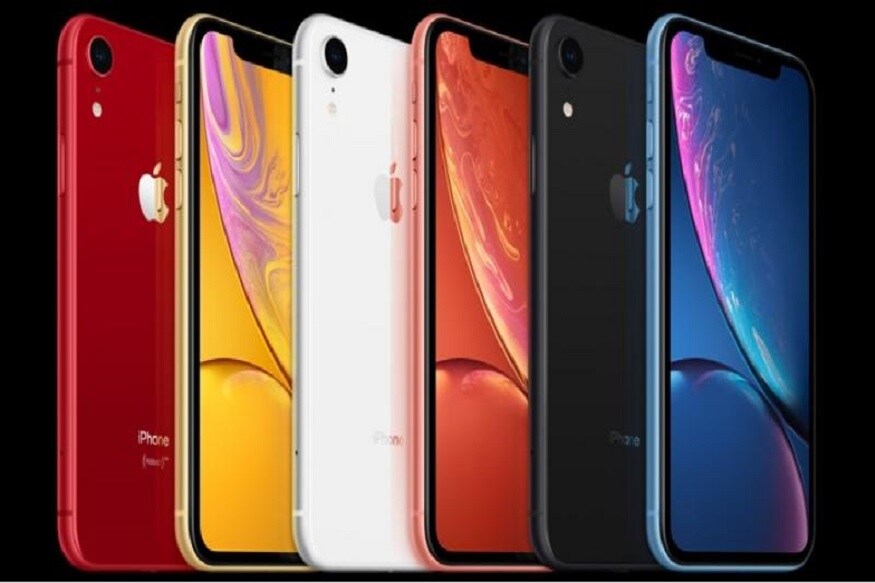 iPhone X અને XS Maxને સપ્ટેમ્બરમાં લોન્ચ કરવામાં આવ્યો હતો, અને બંને ફોનને ખૂબ રિવ્યું મળ્યા હતા. જો કે એપલ દ્વારા નવા આઇફોનની વેચાણની અપેક્ષા વધારે ન રહી. આ પહેલા રિપોર્ટ આવ્યો હતો કે આઇફોને આ બન્ને નવા મોડલોનાં ઉત્પાદનમાં ઘટાડો કર્યો છે. iPhone X અને XS Maxને સપ્ટેમ્બરમાં લોન્ચ કરવામાં આવ્યો હતો, અને બંને ફોનને ખૂબ રિવ્યું મળ્યા હતા. જો કે એપલ દ્વારા નવા આઇફોનની વેચાણની અપેક્ષા વધારે ન રહી. આ પહેલા રિપોર્ટ આવ્યો હતો કે આઇફોને આ બન્ને નવા મોડલોનાં ઉત્પાદનમાં ઘટાડો કર્યો છે.