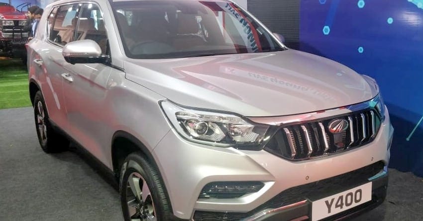 મહિન્દ્રા ઓલ્ટરસ નવીનતમ પેઢીની Ssyangyong Rexton SUV પર આધારિત છે. આ XUV 500થી ઊંચુ મોડલ હશે. એસયુવી માર્કેટમાં મહિન્દ્રાની આ કાર ટોયોટા ફોર્ચ્યુનર, ફોર્ડ એન્ડવેઅર અને ઇસુજૂ એમયુએક્સને ટક્કર આપવા માટે છે. મહિન્દ્રા ઓલ્ટરસ નવીનતમ પેઢીની Ssyangyong Rexton SUV પર આધારિત છે. આ XUV 500થી ઊંચુ મોડલ હશે. એસયુવી માર્કેટમાં મહિન્દ્રાની આ કાર ટોયોટા ફોર્ચ્યુનર, ફોર્ડ એન્ડવેઅર અને ઇસુજૂ એમયુએક્સને ટક્કર આપવા માટે છે.