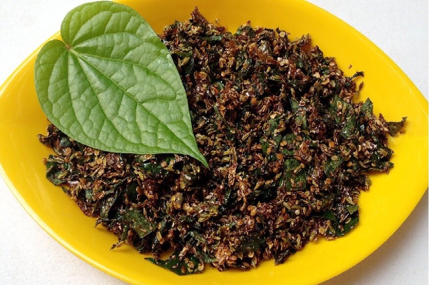 પાન મુખવાસ બનાવવાની સામગ્રી 1 કપ ઝીણાં સમારેલાં નાગરવેલનાં પાન પા કપ ધાણાદાળ 3 ટેબલસ્પૂન કલરફૂલ વરિયાળી અડધો કપ ટુટીફ્રુટી 2 ટેબલસ્પૂન વરિયાળી પાવડર 1 ચમચી એડિબલ સિલ્વર બૉલ્સ અડધી ચમચી મેન્થોલ પાવડર પા કપ લીલાં પાન 2 શેકીને ઝીણી સમારેલી સોપારી 2 ચમચી ગુલકંદ 2 ચમચી કાથો પાન મુખવાસ બનાવવાની સામગ્રી 1 કપ ઝીણાં સમારેલાં નાગરવેલનાં પાન પા કપ ધાણાદાળ 3 ટેબલસ્પૂન કલરફૂલ વરિયાળી અડધો કપ ટુટીફ્રુટી 2 ટેબલસ્પૂન વરિયાળી પાવડર 1 ચમચી એડિબલ સિલ્વર બૉલ્સ અડધી ચમચી મેન્થોલ પાવડર પા કપ લીલાં પાન 2 શેકીને ઝીણી સમારેલી સોપારી 2 ચમચી ગુલકંદ 2 ચમચી કાથો