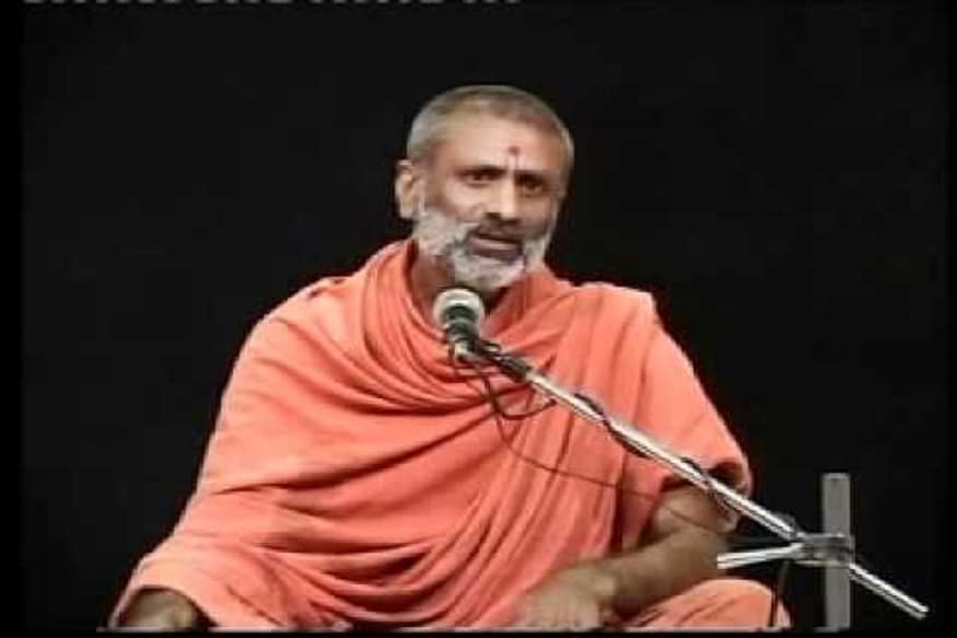 મેમનગર સ્વામીનારાયણ મંદિરના સંત સ્વામી હરિસ્વરૂપ દાસજી પોતાની રમૂજી શૈલીમાં કથા પ્રવચન માટે ખુબ પ્રખ્યાત છે. તેમણે એક કથામાં પોતાની આગવી શૈલીથી કરેલા એક રાજા અને બ્રાહ્મણના પ્રસંગની વાત કરી શું. આ પ્રસંગમાં રાજા એક બ્રાહ્મણને ભગવાન વિશે ત્રણ અઘરા પ્રશ્ન પુછે છે. જેનો જવાબ આપવો બ્રાહ્મણ માટે મુશ્કેલ બની જાય છે. આખરે બ્રાહ્મણનો પુત્ર અનોખી રીતે રાજાના પ્રશ્નોના જવાબ આપે છે. મેમનગર સ્વામીનારાયણ મંદિરના સંત સ્વામી હરિસ્વરૂપ દાસજી પોતાની રમૂજી શૈલીમાં કથા પ્રવચન માટે ખુબ પ્રખ્યાત છે. તેમણે એક કથામાં પોતાની આગવી શૈલીથી કરેલા એક રાજા અને બ્રાહ્મણના પ્રસંગની વાત કરી શું. આ પ્રસંગમાં રાજા એક બ્રાહ્મણને ભગવાન વિશે ત્રણ અઘરા પ્રશ્ન પુછે છે. જેનો જવાબ આપવો બ્રાહ્મણ માટે મુશ્કેલ બની જાય છે. આખરે બ્રાહ્મણનો પુત્ર અનોખી રીતે રાજાના પ્રશ્નોના જવાબ આપે છે.
