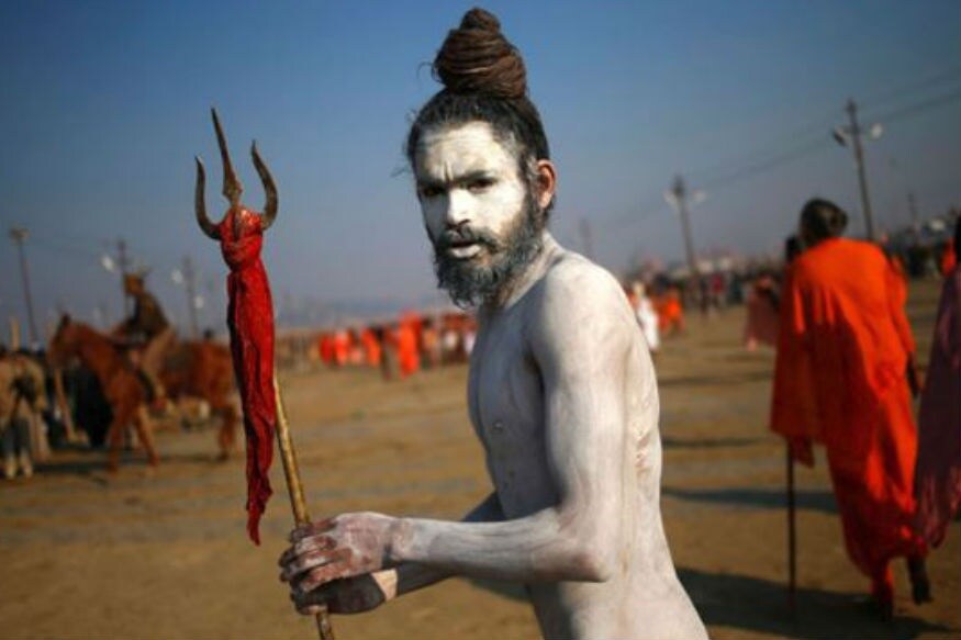 આઝાદ ભારતમાં નારકોટિક્સ ડ્રગ્સ અને સાઈકોટ્રોપિક સબ્સટેન્સેઝ એક્ટ ઓફ 1985 હેઠળ ભાંગના કેટલાએ ભાગમાં ઉત્પાદન, વેચામ અને ખરીદી પર રોક લગાવી દેવામાં આવી. સરકારી માન્યતા પ્રાપ્ત ભાંગની દુકાનોમાં જ ભાંગની ગેરકાયદેસર વેચાણ થાય છે. આઝાદ ભારતમાં નારકોટિક્સ ડ્રગ્સ અને સાઈકોટ્રોપિક સબ્સટેન્સેઝ એક્ટ ઓફ 1985 હેઠળ ભાંગના કેટલાએ ભાગમાં ઉત્પાદન, વેચામ અને ખરીદી પર રોક લગાવી દેવામાં આવી. સરકારી માન્યતા પ્રાપ્ત ભાંગની દુકાનોમાં જ ભાંગની ગેરકાયદેસર વેચાણ થાય છે.