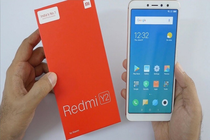 Redmi Y2ના ફિચર્સ - જો Redmi Y2ના ફિચર્સની વાત કરીએ તો, આ ફોનની સૌથી ખાસ વાત તેનો સેલ્ફી કેમેરા છે, જે AI પોર્ટેટ્ર મોડ અને AI બ્યૂટિફિકેશન સાથે ચાલે છે. આમાં ગ્રુપ પોર્ટેટ સેલ્ફી મોડ પણ ઉપલબ્ધ છે. આમાં 16 મેગાપિક્સલનો ફ્રંટ કેમેરા અને 12+5 મેગાપિક્સલનો ડુઅલ રિયર કેમેરા આપવામાં આવ્યો છે. ફોનમાં 5.99 ઈંચની HD+ ડિસપ્લે આપવામાં આવી છે, જેનો અસપેક્ટ રેશિયો 19.9 છે. આ ફોન Miui 9.5 પર બેસ્ડ એન્ડ્રોઈડ ઓરિયો વર્ઝન પર કામ કરશે. સ્માર્ટફોનમાં ફેસ અનલોક, ફિંગરપ્રિન્ટ સેન્સર જેવા ફિચર્સ આપવામાં આવ્યા છે. મોબાઈલમાં કાલકોમ સ્નૈડ્રેગન 625નું પ્રોસેસર આપવામાં આવ્યું છે. Redmi Y2ના ફિચર્સ - જો Redmi Y2ના ફિચર્સની વાત કરીએ તો, આ ફોનની સૌથી ખાસ વાત તેનો સેલ્ફી કેમેરા છે, જે AI પોર્ટેટ્ર મોડ અને AI બ્યૂટિફિકેશન સાથે ચાલે છે. આમાં ગ્રુપ પોર્ટેટ સેલ્ફી મોડ પણ ઉપલબ્ધ છે. આમાં 16 મેગાપિક્સલનો ફ્રંટ કેમેરા અને 12+5 મેગાપિક્સલનો ડુઅલ રિયર કેમેરા આપવામાં આવ્યો છે. ફોનમાં 5.99 ઈંચની HD+ ડિસપ્લે આપવામાં આવી છે, જેનો અસપેક્ટ રેશિયો 19.9 છે. આ ફોન Miui 9.5 પર બેસ્ડ એન્ડ્રોઈડ ઓરિયો વર્ઝન પર કામ કરશે. સ્માર્ટફોનમાં ફેસ અનલોક, ફિંગરપ્રિન્ટ સેન્સર જેવા ફિચર્સ આપવામાં આવ્યા છે. મોબાઈલમાં કાલકોમ સ્નૈડ્રેગન 625નું પ્રોસેસર આપવામાં આવ્યું છે.