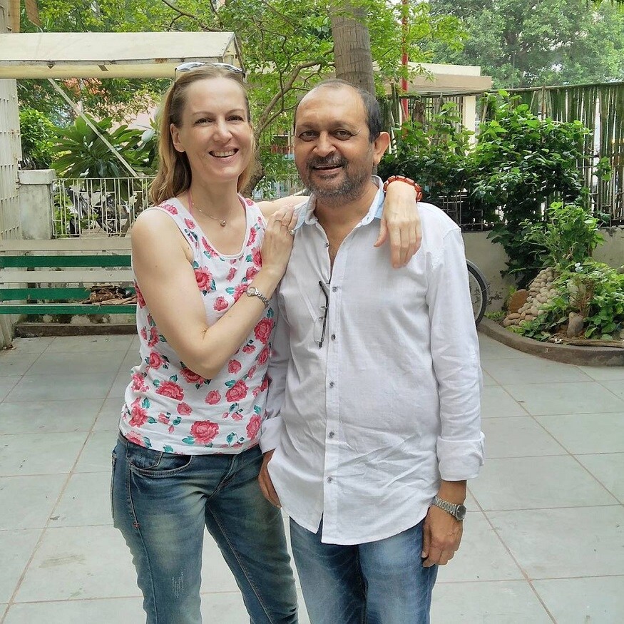 સુઝૈન બર્નર્ટે વર્ષ 2009માં ઇન્ડિયન એક્ટર અખિલ મિશ્રા સાથે લગ્ન કર્યા. અખિલ મિશ્રાને આપ '3 ઇડિયટ્સ' ફિલ્મમાં લાઇબ્રેરિયન દૂબેનું કેરેક્ટર પ્લે કરતાં જોયા છે. સુઝૈન બર્નર્ટે વર્ષ 2009માં ઇન્ડિયન એક્ટર અખિલ મિશ્રા સાથે લગ્ન કર્યા. અખિલ મિશ્રાને આપ '3 ઇડિયટ્સ' ફિલ્મમાં લાઇબ્રેરિયન દૂબેનું કેરેક્ટર પ્લે કરતાં જોયા છે.
