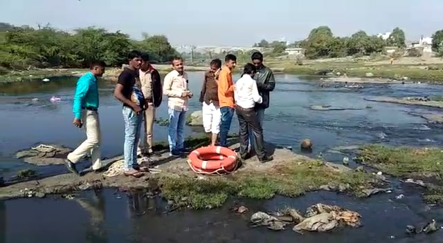 પોલીસ ગુજરાતભરમાંથી ગુમ થયેલા બાળકોની યાદી મંગાવી તપાસ હાથ ધરશે. આ ઉપરાંત વિજ્ઞાન જાથાની મદદથી તાંત્રિક વિદ્યા કરતા લોકોના સ્થળે દરોડા પાડશે. પોલીસ ગુજરાતભરમાંથી ગુમ થયેલા બાળકોની યાદી મંગાવી તપાસ હાથ ધરશે. આ ઉપરાંત વિજ્ઞાન જાથાની મદદથી તાંત્રિક વિદ્યા કરતા લોકોના સ્થળે દરોડા પાડશે.