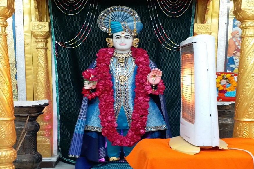 મોઢામાં મંત્ર જાપ ચાલતો હોય અને મન બીજે ભટકતું હોય તો તે યથાર્થ ફળને આપનારું થતું નથી. જ્યારે નામ સ્મરણ કરવું ત્યારે ભગવાનના સ્વરૂપમાં ઓતપ્રોત થઈ ભગવાનની મૂર્તિમાં રહી તેમનું ધ્યાન કરતાં - કરતાં સ્મરણ કરવું તો આધ્યાત્મિક, આધિભૌતિક અને આધિદૈવિક એ ત્રણે તાપની નિવૃત્તિ થઈ જાય છે અને અત્યંત સુખ શાંતિ મળે છે. મોઢામાં મંત્ર જાપ ચાલતો હોય અને મન બીજે ભટકતું હોય તો તે યથાર્થ ફળને આપનારું થતું નથી. જ્યારે નામ સ્મરણ કરવું ત્યારે ભગવાનના સ્વરૂપમાં ઓતપ્રોત થઈ ભગવાનની મૂર્તિમાં રહી તેમનું ધ્યાન કરતાં - કરતાં સ્મરણ કરવું તો આધ્યાત્મિક, આધિભૌતિક અને આધિદૈવિક એ ત્રણે તાપની નિવૃત્તિ થઈ જાય છે અને અત્યંત સુખ શાંતિ મળે છે.