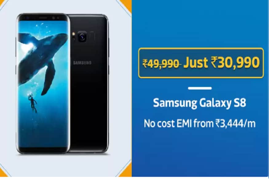 Samsung Galaxy S8- ગ્રાહક આ સ્માર્ટફોનને માત્ર 30,990 રુપિયામાં ખરીદી શકે છે, જેની અસલી કિંમત 49,990 રૂપિયા છે. આ સ્માર્ટફોન પર 19,000 રૂપિયાનું ડિસ્કાઉન્ટ મળી રહ્યું છે. જણાવી દઈએ કે તમે આ સ્માર્ટફોનને પણ મહિનામાં 3,444 રૂપિયા આપીને ખરીદી શકો છો. આ ઉપરાંત તેને એક્સચેન્જ ઓફર હેઠળ પણ ઘરે મંગાવી શકો છો, જેમાં તમને 14,990 રૂપિયાનું એક્સચેન્જ વેલ્યૂ મળી રહ્યું છે. Samsung Galaxy S8- ગ્રાહક આ સ્માર્ટફોનને માત્ર 30,990 રુપિયામાં ખરીદી શકે છે, જેની અસલી કિંમત 49,990 રૂપિયા છે. આ સ્માર્ટફોન પર 19,000 રૂપિયાનું ડિસ્કાઉન્ટ મળી રહ્યું છે. જણાવી દઈએ કે તમે આ સ્માર્ટફોનને પણ મહિનામાં 3,444 રૂપિયા આપીને ખરીદી શકો છો. આ ઉપરાંત તેને એક્સચેન્જ ઓફર હેઠળ પણ ઘરે મંગાવી શકો છો, જેમાં તમને 14,990 રૂપિયાનું એક્સચેન્જ વેલ્યૂ મળી રહ્યું છે.
