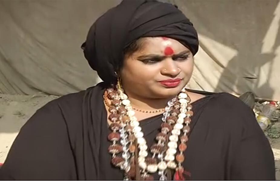 મહિલા અધોરીઓ જણાવ્યું કે તે મહાકાલની ભક્ત છે. મહાકાલનું સ્થળ સ્મશાન છે, આથી જ તેને ત્યાં પ્રાર્થના કરવાની તીવ્ર ઉચ્છા થાય છે. મહિલા અધોરીઓ જણાવ્યું કે તે મહાકાલની ભક્ત છે. મહાકાલનું સ્થળ સ્મશાન છે, આથી જ તેને ત્યાં પ્રાર્થના કરવાની તીવ્ર ઉચ્છા થાય છે.