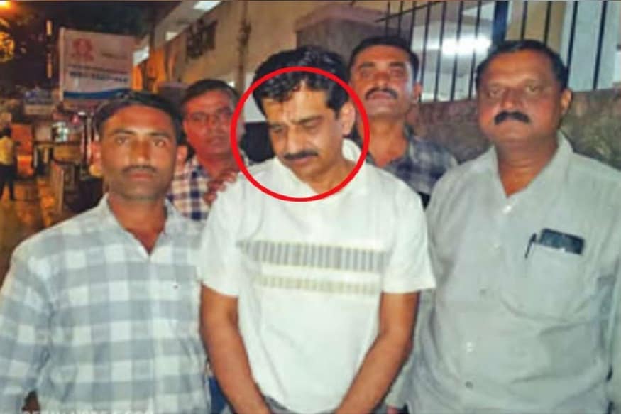 ઉલ્લેખનીય છે કે, ડો. યશેષ દલાલે તોપાની સૃષ્ટિલ હોસ્પિટલમાં ફિઝિયોથેરાપિસ્ટ તરીકે નોકરી કરતી યુવતીને લગ્નની લાલચ આપી ચાર વર્ષ સુધી હવસનો શિકાર બનાવી હતી. તા10મીએ ડોક્ટરના વોટ્સએપ સ્ટેટસ ઉપર યુવતીના બિભત્સ ફોટો પણ વાયરલ થઇ ગયા હતા. જેને લઇ મામલો વધુ ગંભીર બન્યો હતો. આ ઘટનાને પગલે એક્શનમાં આવેલી જેપી રોડ પોલીસે તા.11 ફેબ્રુઆરીએ યુવતીની ફરિયાદના આધારે ડો. દલાલ વિરુદ્ધ દુષ્કર્મનો ગુનો નોંધ્યો હતો. ઉલ્લેખનીય છે કે, ડો. યશેષ દલાલે તોપાની સૃષ્ટિલ હોસ્પિટલમાં ફિઝિયોથેરાપિસ્ટ તરીકે નોકરી કરતી યુવતીને લગ્નની લાલચ આપી ચાર વર્ષ સુધી હવસનો શિકાર બનાવી હતી. તા10મીએ ડોક્ટરના વોટ્સએપ સ્ટેટસ ઉપર યુવતીના બિભત્સ ફોટો પણ વાયરલ થઇ ગયા હતા. જેને લઇ મામલો વધુ ગંભીર બન્યો હતો. આ ઘટનાને પગલે એક્શનમાં આવેલી જેપી રોડ પોલીસે તા.11 ફેબ્રુઆરીએ યુવતીની ફરિયાદના આધારે ડો. દલાલ વિરુદ્ધ દુષ્કર્મનો ગુનો નોંધ્યો હતો.