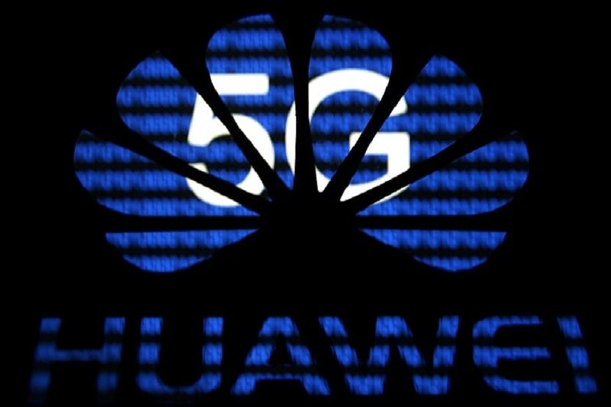 ચીનની સ્માર્ટફોન કંપની હુવાવે આ ઇવેન્ટમાં Huawei P30 રજૂ કરી શકે છે. આ ફોન અંગે કોઇ માહિતી સામે આવી નથી. પરંતુ કંપનીના સીઇઓ અનુસાર આ ફોન P20થી સારો હશે, જેમાં બેક પેનલ પર ટ્રિપલ અથવા ચાર કેમેરા હોઇ શકે છે. ચીનની સ્માર્ટફોન કંપની હુવાવે આ ઇવેન્ટમાં Huawei P30 રજૂ કરી શકે છે. આ ફોન અંગે કોઇ માહિતી સામે આવી નથી. પરંતુ કંપનીના સીઇઓ અનુસાર આ ફોન P20થી સારો હશે, જેમાં બેક પેનલ પર ટ્રિપલ અથવા ચાર કેમેરા હોઇ શકે છે.