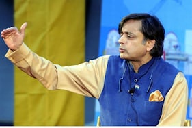 સરેન્ડર કરતા પણ ખરાબ હશે પાકિસ્તાન સાથે ક્રિકેટ વર્લ્ડ કપ ન રમવું: શશી થરુર