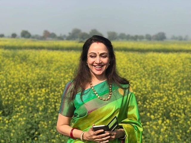 જે હવે વધીને 125 કરોડ રૂપિયા થઇ ગઇ છે. આ પ્રમાણે હેમા માલિનીની પ્રોપર્ટી પાંચ વર્ષમાં બે ગણી થઇ ગઇ છે. જે હવે વધીને 125 કરોડ રૂપિયા થઇ ગઇ છે. આ પ્રમાણે હેમા માલિનીની પ્રોપર્ટી પાંચ વર્ષમાં બે ગણી થઇ ગઇ છે.