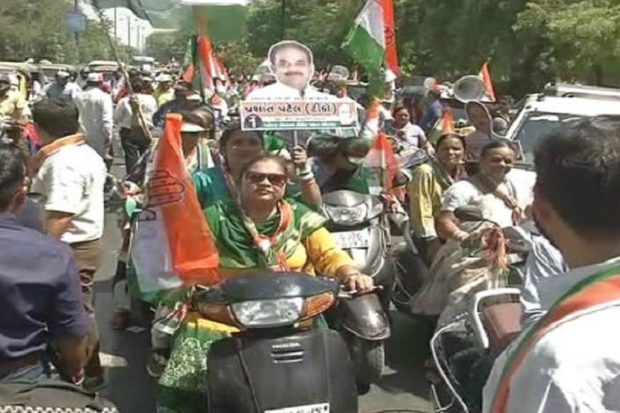 અમિષા અને પ્રશાંત પટેલે એક પ્રેસ કોન્ફરન્સ પણ યોજી હતી જેમાં તે જાણે કોંગ્રેસની જગ્યાએ ભાજપનાં વખાણ કરતી હોય તેમ બફાટ કર્યો હતો. અભિનેત્રીએ કહ્યું કે, 'ગુજરાતમાં જે વિકાસ થયો છે તે બિરદાવવા યોગ્ય છે. આપણું રાજ્ય દેશ માટે ઉદાહરણ પુરૂં પાડે છે. ગુજરાત જેવો વિકાસ આખા દેશમાં થાય તો ભારત કોઇ અન્ય જ સ્તર પર પહોંચી જાય.' ગુજરાતમાં કોંગ્રેસે મોટી સંખ્યામાં સ્ટાર પ્રચારકો જાહેર તો કર્યા પરંતુ તેમાંથી ફિલ્મ અભિનેત્રી નગ્મા, ઉર્મિલા માતોડકર સહિતના સ્ટાર પ્રચારકો ગુજરાતમાં ફરક્યા નહોતા. અમિષા અને પ્રશાંત પટેલે એક પ્રેસ કોન્ફરન્સ પણ યોજી હતી જેમાં તે જાણે કોંગ્રેસની જગ્યાએ ભાજપનાં વખાણ કરતી હોય તેમ બફાટ કર્યો હતો. અભિનેત્રીએ કહ્યું કે, 'ગુજરાતમાં જે વિકાસ થયો છે તે બિરદાવવા યોગ્ય છે. આપણું રાજ્ય દેશ માટે ઉદાહરણ પુરૂં પાડે છે. ગુજરાત જેવો વિકાસ આખા દેશમાં થાય તો ભારત કોઇ અન્ય જ સ્તર પર પહોંચી જાય.' ગુજરાતમાં કોંગ્રેસે મોટી સંખ્યામાં સ્ટાર પ્રચારકો જાહેર તો કર્યા પરંતુ તેમાંથી ફિલ્મ અભિનેત્રી નગ્મા, ઉર્મિલા માતોડકર સહિતના સ્ટાર પ્રચારકો ગુજરાતમાં ફરક્યા નહોતા.