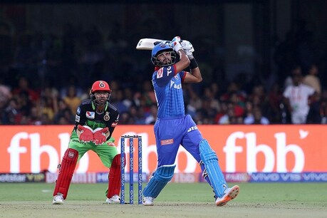RCB vs DC: બેંગલોરનો સતત છઠ્ઠો પરાજય, દિલ્હીનો 4 વિકેટે વિજય RCB vs DC: બેંગલોરનો સતત છઠ્ઠો પરાજય, દિલ્હીનો 4 વિકેટે વિજય