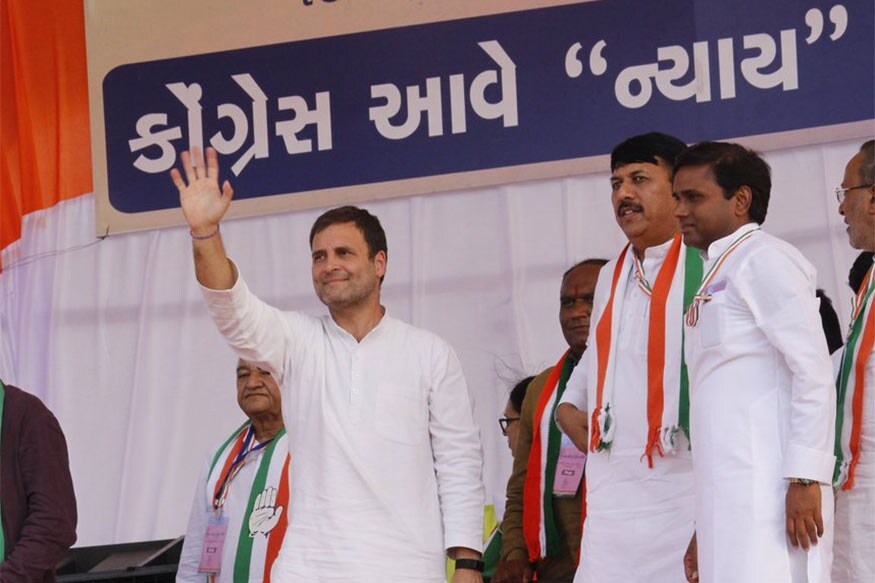 3. પોતાના જીવનની પહેલી ચૂંટણીમાં રાહુલે અમેઠીથી 3 લાખ મત સાથે મોટી જીત મેળવી હતી. રાહુલ ગાંધીને પહેલી ચૂંટણીમાં 3,90,179 વોટ મળ્યા હતા. તેમણે ભાજપના ચંદ્ર પ્રકાશ મિશ્રાને 9,326 વોટ અને ભાજપના રામ વિલાસ વેદાંતીને 55,438 વોટ મળ્યા હતા. 3. પોતાના જીવનની પહેલી ચૂંટણીમાં રાહુલે અમેઠીથી 3 લાખ મત સાથે મોટી જીત મેળવી હતી. રાહુલ ગાંધીને પહેલી ચૂંટણીમાં 3,90,179 વોટ મળ્યા હતા. તેમણે ભાજપના ચંદ્ર પ્રકાશ મિશ્રાને 9,326 વોટ અને ભાજપના રામ વિલાસ વેદાંતીને 55,438 વોટ મળ્યા હતા.