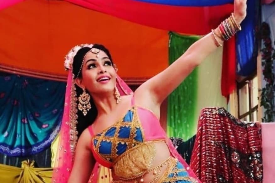 એક મહિના સુધી ચાલેલા ઓડિશનમાં આશરે 80 એક્ટ્રેસિસે આ રોલ માટે પોતાની કિસ્મત અજમાવી હતી. પણ જ્યારે શુભાંગી આવી તો વાત જામી ગઇ. ચેનલને શઉભાંગી પસંદ આવી અને દર્શકોને પણ. આ શો પણ શુભાંગી માટે ઘમોજ ખાસ છે. એક મહિના સુધી ચાલેલા ઓડિશનમાં આશરે 80 એક્ટ્રેસિસે આ રોલ માટે પોતાની કિસ્મત અજમાવી હતી. પણ જ્યારે શુભાંગી આવી તો વાત જામી ગઇ. ચેનલને શઉભાંગી પસંદ આવી અને દર્શકોને પણ. આ શો પણ શુભાંગી માટે ઘમોજ ખાસ છે.
