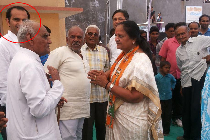 હાર્દિક પટેલે ઘટના માટે ભાજપ પર આરોપ લગાવ્યો હતો. ભાજપ મને મારી નાખવા માગે છે અને મારા પર હુમલા કરાવે છે. મને પ્રચાર કરતો રોકવા ભાજપનું ષડયંત્ર છે. (તરૂણ ગજ્જરની ફાઇલ તસવીર) હાર્દિક પટેલે ઘટના માટે ભાજપ પર આરોપ લગાવ્યો હતો. ભાજપ મને મારી નાખવા માગે છે અને મારા પર હુમલા કરાવે છે. મને પ્રચાર કરતો રોકવા ભાજપનું ષડયંત્ર છે. (તરૂણ ગજ્જરની ફાઇલ તસવીર)