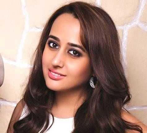 'કોફી વિથ કરન 6'માં વરૂણ ધવને ખુલાસો કર્યો હતો કે, તે નતાશા દલાલને ડેટ કરી રહ્યો છે. વરૂણ ધવને જણાવ્યું હતું કે, નતાશા સ્કૂલના દિવસોથી જ તેના માટે બહુ જ સપોર્ટિવ રહી છે. તે સારા-ખરાબ પ્રસંગે તેની સાથે હતી. 'કોફી વિથ કરન 6'માં વરૂણ ધવને ખુલાસો કર્યો હતો કે, તે નતાશા દલાલને ડેટ કરી રહ્યો છે. વરૂણ ધવને જણાવ્યું હતું કે, નતાશા સ્કૂલના દિવસોથી જ તેના માટે બહુ જ સપોર્ટિવ રહી છે. તે સારા-ખરાબ પ્રસંગે તેની સાથે હતી.