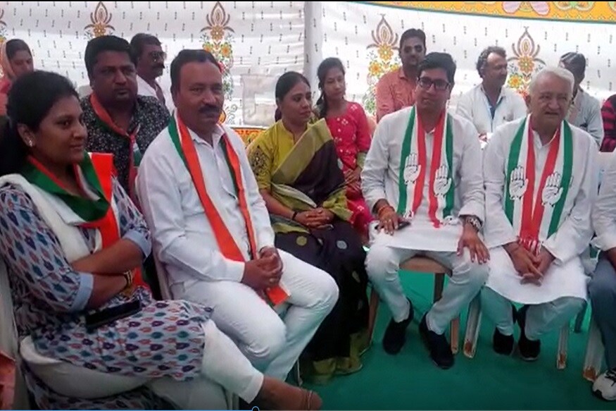 આજે રાજકોટનાં કાલાવાડ ખાતે લોકસભાનાં ઉમેદવાર મૂળુ કંદોરિયાનાં સમર્થનમાં યોજાયેલ સભામાં નયનાબા અને અનિરુદ્ધસિંહ જાડેજા હાજર રહ્યાં હતાં. જ્યાં તેમને કોંગ્રેસનો ખેસ ધારણ કર્યો છે. આજે રાજકોટનાં કાલાવાડ ખાતે લોકસભાનાં ઉમેદવાર મૂળુ કંદોરિયાનાં સમર્થનમાં યોજાયેલ સભામાં નયનાબા અને અનિરુદ્ધસિંહ જાડેજા હાજર રહ્યાં હતાં. જ્યાં તેમને કોંગ્રેસનો ખેસ ધારણ કર્યો છે.