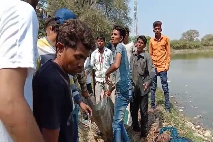 મળતી માહિતી પ્રમાણે પારુલ કોલેજ સામે એક તળાવ આવેલું છે જેમાં આજે શુક્રવારે એક કાર રેલિંગ તોડીને કારમાં ખાબકી હતી. મળતી માહિતી પ્રમાણે પારુલ કોલેજ સામે એક તળાવ આવેલું છે જેમાં આજે શુક્રવારે એક કાર રેલિંગ તોડીને કારમાં ખાબકી હતી.