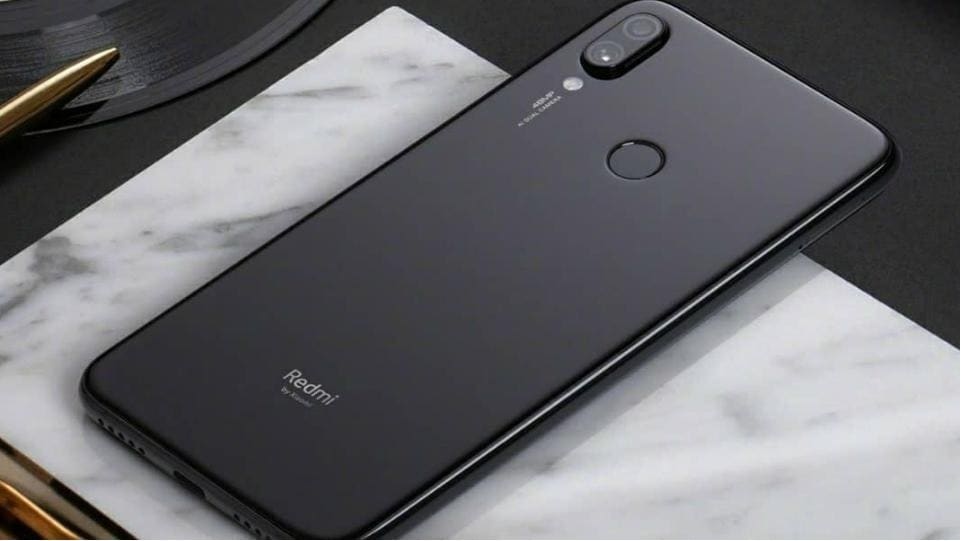 Redmi Note 7S 48 મેગાપિક્સલ ડ્યુઅલ રિઅર કેમેરા ધરાવે છે. કંપનીના લોન્ચિંગ દરમિયાન આ સ્માર્ટફોનના કેમેરાની વિશેષતા વિશે વાત કરી છે. આ ફોનના 4 જીબી રેમ અને 64 જીબી ઇન્ટરનલ સ્ટોરેજની કિંમત રૂ. 12,999 છે, જ્યારે 3 જીબી રેમ અને 32 જીબી ઇન્ટરનલ સ્ટોરેજની કિંમત 10,999 રુપિયા છે. Redmi Note 7S 48 મેગાપિક્સલ ડ્યુઅલ રિઅર કેમેરા ધરાવે છે. કંપનીના લોન્ચિંગ દરમિયાન આ સ્માર્ટફોનના કેમેરાની વિશેષતા વિશે વાત કરી છે. આ ફોનના 4 જીબી રેમ અને 64 જીબી ઇન્ટરનલ સ્ટોરેજની કિંમત રૂ. 12,999 છે, જ્યારે 3 જીબી રેમ અને 32 જીબી ઇન્ટરનલ સ્ટોરેજની કિંમત 10,999 રુપિયા છે.