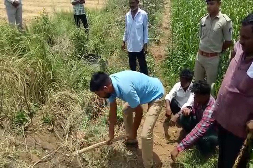 ભવાનજીના બનેવી ભાથીજી રાધાજી પરમારે (રહે.રામાયણ તા.ઇડર) વિગત આપતા જણાવ્યું હતું કે ભવાનજીના અગાઉ લગ્ન થયેલા હતા અને ફારગતી થઇ ગયા બાદ તે એકલો જ રહેતો હતો. ભવાનજીના બનેવી ભાથીજી રાધાજી પરમારે (રહે.રામાયણ તા.ઇડર) વિગત આપતા જણાવ્યું હતું કે ભવાનજીના અગાઉ લગ્ન થયેલા હતા અને ફારગતી થઇ ગયા બાદ તે એકલો જ રહેતો હતો.