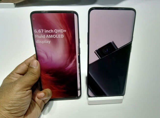 OnePlus 7માં ડ્યુઅલ રિયર કેમેરો છે. જેમા એક કેમેરો 48 મેગાપિક્સલનો અનેબીજો કેમેરો 5 મેગાપિક્સેલનો છે. તો ફ્રેન્ટ કેમેરો 16 મેગાપિક્સેલનો છે. . બંને કેમેરામાં ઓપ્ટિકલ ઇમેજ સ્ટેબિલાઇઝેશન અને ઇલેક્ટ્રોનિક ઇમેજ મળશે. OnePlus 7માં ડ્યુઅલ રિયર કેમેરો છે. જેમા એક કેમેરો 48 મેગાપિક્સલનો અનેબીજો કેમેરો 5 મેગાપિક્સેલનો છે. તો ફ્રેન્ટ કેમેરો 16 મેગાપિક્સેલનો છે. . બંને કેમેરામાં ઓપ્ટિકલ ઇમેજ સ્ટેબિલાઇઝેશન અને ઇલેક્ટ્રોનિક ઇમેજ મળશે.