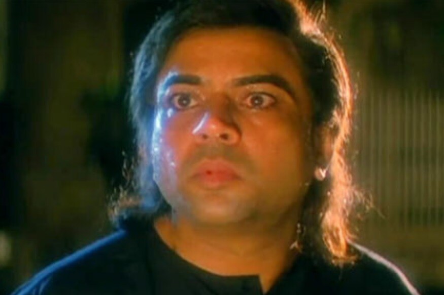 પરેશ રાવલે તેની એકટિંગ કારકિર્દીની શરૂઆત 1984થી કરી હતી. તે સમયે, પરેશે ફિલ્મ 'હોલી' માં એક સપોર્ટિંગ એકટરની ભૂમિકા ભજવી હતી. ત્યારબાદ પરેશે ક્યારેય પાછળ ફરીને જોયું જ નહીં સતત કામ કરતા રહ્યાં અને અનેક ફિલ્મોમાં વિલન તરીકે રોલ કર્યો. પરેશ રાવલે તેની એકટિંગ કારકિર્દીની શરૂઆત 1984થી કરી હતી. તે સમયે, પરેશે ફિલ્મ 'હોલી' માં એક સપોર્ટિંગ એકટરની ભૂમિકા ભજવી હતી. ત્યારબાદ પરેશે ક્યારેય પાછળ ફરીને જોયું જ નહીં સતત કામ કરતા રહ્યાં અને અનેક ફિલ્મોમાં વિલન તરીકે રોલ કર્યો.
