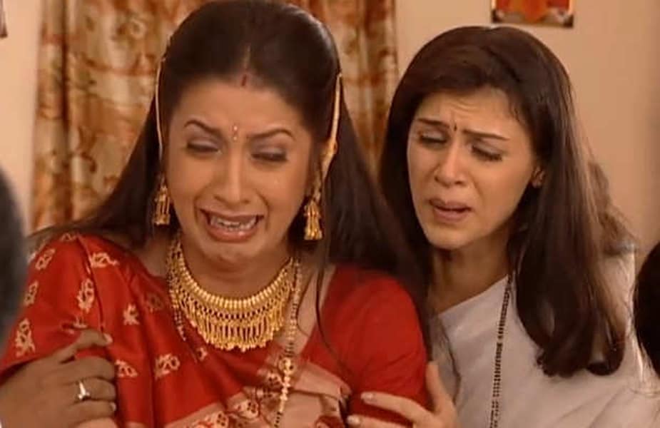 વર્ષ 2003માં સ્મૃતિ બીજેપીમાં સામેલ થઈ હતી. 2004માં સ્મૃતિને મહારાષ્ટ્ર યુવા વિંગની ઉપાધ્યક્ષ બનાવવામાં આવી હતી. 2004માં બીજેપીએ સ્મૃતિને દિલ્હીની ચાંદની ચોક બેઠક પરથી ઉમેદવાર બનાવી હતી, તેણી આ ચૂંટણી કોંગ્રેસના કપિલ સિબ્બલ સામે હારી ગઈ હતી. 2010માં સ્મૃતિને બીજેપીની રાષ્ટ્રીય સચિવ બનાવવામાં આવી હતી, જે બાદમાં બીજેપીએ સ્મૃતિને મહિલા મોરચાની અધ્યક્ષ બનાવી હતી. વર્ષ 2003માં સ્મૃતિ બીજેપીમાં સામેલ થઈ હતી. 2004માં સ્મૃતિને મહારાષ્ટ્ર યુવા વિંગની ઉપાધ્યક્ષ બનાવવામાં આવી હતી. 2004માં બીજેપીએ સ્મૃતિને દિલ્હીની ચાંદની ચોક બેઠક પરથી ઉમેદવાર બનાવી હતી, તેણી આ ચૂંટણી કોંગ્રેસના કપિલ સિબ્બલ સામે હારી ગઈ હતી. 2010માં સ્મૃતિને બીજેપીની રાષ્ટ્રીય સચિવ બનાવવામાં આવી હતી, જે બાદમાં બીજેપીએ સ્મૃતિને મહિલા મોરચાની અધ્યક્ષ બનાવી હતી.