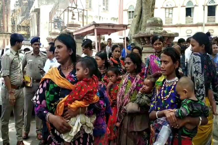 વન વિભાગના સુત્રોના જણાવ્યા પ્રમાણે પાંચ દિવસ પહેલા ગિરનારના જંગલમાં ચંદનના પાંચ વૃક્ષો કાપી ચોરી કરી હતી. વન વિભાગના સુત્રોના જણાવ્યા પ્રમાણે પાંચ દિવસ પહેલા ગિરનારના જંગલમાં ચંદનના પાંચ વૃક્ષો કાપી ચોરી કરી હતી.