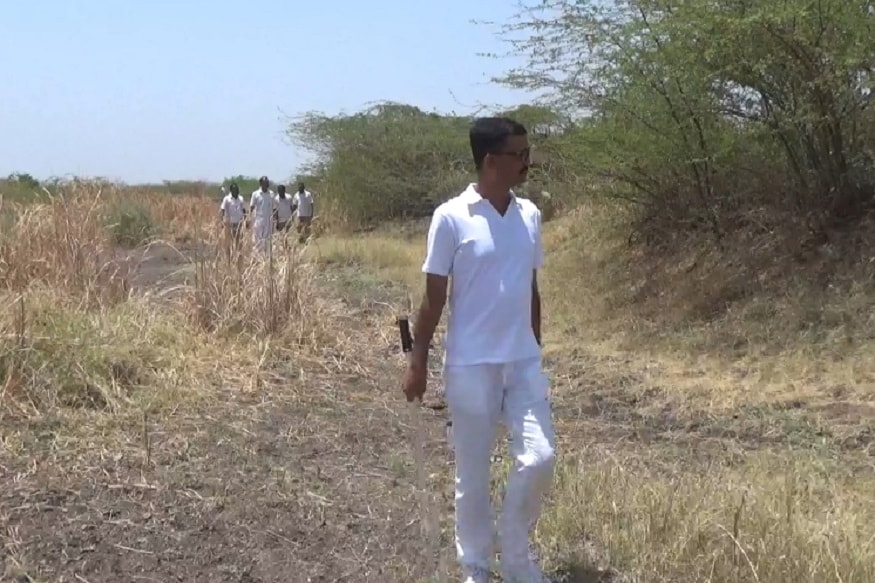 રાણપુરમાં આજે પાડેલી રેડ દરમિયાન ત્રણ અલગ અલગ જગ્યા પર રેડ પાડવામાં આવી હતી. જેમાં બે જગ્યા પરથી 12 લીટર દેશી દારૂ મળી આવ્યો હતો અને મહિલા બુટલેગરને ત્યાંથી 6.29.570 રોકડા મળી આવ્યા હતા, જેની સામે ગુન્હો નોંધી કાયદેસરની કાર્યવાહી હાથ ધરવામાં આવી છે. તેમજ બરવાળા તાલુકામાં દેશી દારૂની ભઠી ચલાવતા ઇસમોને ત્યાં ચેકિગ હાથ ધરવામાં આવ્યું હતુ. સમગ્ર રેડમાં એલ.સી.બી. સહિત જિલ્લાના ડી.વાય.એસ.પી., પી.આઈ., પી.એસ.આઇ અને સ્ટાફ જોડાયો હતો. રાણપુરમાં આજે પાડેલી રેડ દરમિયાન ત્રણ અલગ અલગ જગ્યા પર રેડ પાડવામાં આવી હતી. જેમાં બે જગ્યા પરથી 12 લીટર દેશી દારૂ મળી આવ્યો હતો અને મહિલા બુટલેગરને ત્યાંથી 6.29.570 રોકડા મળી આવ્યા હતા, જેની સામે ગુન્હો નોંધી કાયદેસરની કાર્યવાહી હાથ ધરવામાં આવી છે. તેમજ બરવાળા તાલુકામાં દેશી દારૂની ભઠી ચલાવતા ઇસમોને ત્યાં ચેકિગ હાથ ધરવામાં આવ્યું હતુ. સમગ્ર રેડમાં એલ.સી.બી. સહિત જિલ્લાના ડી.વાય.એસ.પી., પી.આઈ., પી.એસ.આઇ અને સ્ટાફ જોડાયો હતો.