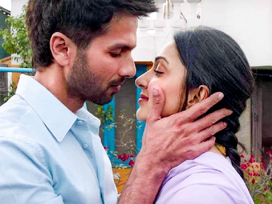 ફિલ્મને બોક્સ ઓફિસ પર 7 દિવસ થઇ ગયા છે. તો સાથેજ આ ફિલમે કમાણીનાં બધા જ રેકોર્ડ તોડી નાખ્યા છે. 'કબિર સિંહ'ને એક અઠવાડીયું પૂર્ણ કર્યા બાદ અમે આપને આ ફિલ્મની સંપૂર્ણ બોક્સ ઓફિસ રિપોર્ટ આપી રહ્યાં છીએ.. ફિલ્મને બોક્સ ઓફિસ પર 7 દિવસ થઇ ગયા છે. તો સાથેજ આ ફિલમે કમાણીનાં બધા જ રેકોર્ડ તોડી નાખ્યા છે. 'કબિર સિંહ'ને એક અઠવાડીયું પૂર્ણ કર્યા બાદ અમે આપને આ ફિલ્મની સંપૂર્ણ બોક્સ ઓફિસ રિપોર્ટ આપી રહ્યાં છીએ..