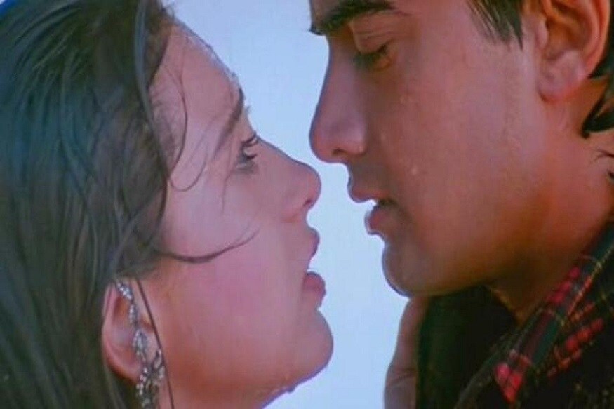 વરસતા વરસાદમાં આમિર અને કરિશ્મા વચ્ચે ફિલ્માવવામાં આવેલો કિસિંગ સિન આજે પણ બોલિવૂડનાં બેસ્ટ સિન્સની યાદીમાં આવે છે. વરસતા વરસાદમાં આમિર અને કરિશ્મા વચ્ચે ફિલ્માવવામાં આવેલો કિસિંગ સિન આજે પણ બોલિવૂડનાં બેસ્ટ સિન્સની યાદીમાં આવે છે.