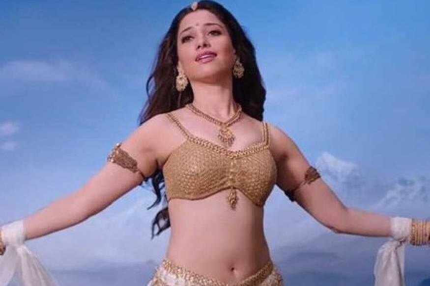 આ ફ્લેટ જે એરિયામાં તમન્નાએ ખરીદ્યો છે તેનાં કરતાં માત્ર 500 મિટરની દૂરી પરની જગ્યાનો ભાવ 35થી 40 હજાર સ્ક્વેરફૂટ છે. આ ફ્લેટ જે એરિયામાં તમન્નાએ ખરીદ્યો છે તેનાં કરતાં માત્ર 500 મિટરની દૂરી પરની જગ્યાનો ભાવ 35થી 40 હજાર સ્ક્વેરફૂટ છે.
