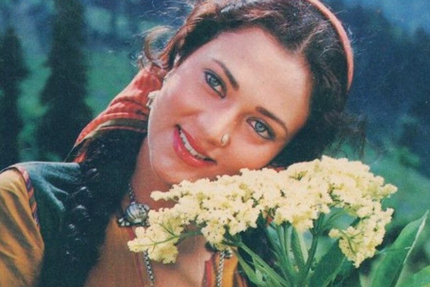 30 જુલાઇ 1969નાં રોજ જન્મેલી મંદાકિનીનું સાચુ નામ યાસ્મીન જોસેફ હતું. તેની મા મુસ્લિમ હતી. અને પિતા ખ્રિસ્તી હતાં. મંદાકિની બાળપણથી જ એક્ટિંગની શોખીન હતી. પણ તેને યોગ્ય તક મળતી ન હતી. 'રામ તેરી ગંગા મેલી' પહેલાં તેણે ત્રણ ફિલ્મ મેકર્સે રિજેક્ટ કરી હતી. રંજીત વિર્કે મંદાકિનીનું નામ યાસ્મીનથી બદલીને માધુરી કરી દીધુ. અને તેને 'મજલૂમ' ફિલ્મમાં સાઇન કરી. જે બાદ તેનાં જીવનમાં આવ્યો મોટો વળાંક 30 જુલાઇ 1969નાં રોજ જન્મેલી મંદાકિનીનું સાચુ નામ યાસ્મીન જોસેફ હતું. તેની મા મુસ્લિમ હતી. અને પિતા ખ્રિસ્તી હતાં. મંદાકિની બાળપણથી જ એક્ટિંગની શોખીન હતી. પણ તેને યોગ્ય તક મળતી ન હતી. 'રામ તેરી ગંગા મેલી' પહેલાં તેણે ત્રણ ફિલ્મ મેકર્સે રિજેક્ટ કરી હતી. રંજીત વિર્કે મંદાકિનીનું નામ યાસ્મીનથી બદલીને માધુરી કરી દીધુ. અને તેને 'મજલૂમ' ફિલ્મમાં સાઇન કરી. જે બાદ તેનાં જીવનમાં આવ્યો મોટો વળાંક