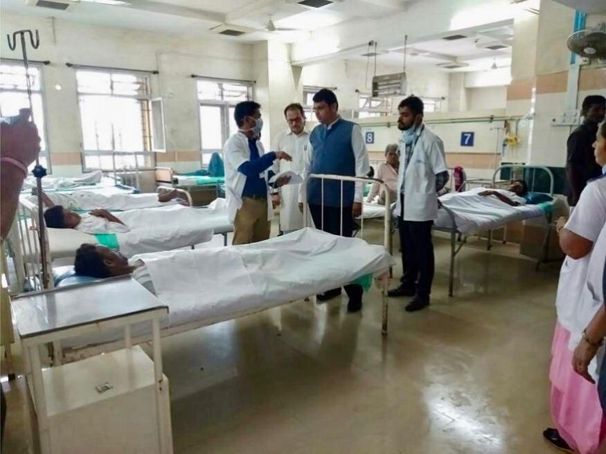 મલાડમાં દીવાલને અડીને ઝોપડી બાંધીને આ તમામ લોકો રહેતા હતાં. રાત્રે બે વાગ્યે દીવાલ પડવાથી આ દૂર્ઘટના બની હતી. (Image: Special Arrangement) મલાડમાં દીવાલને અડીને ઝોપડી બાંધીને આ તમામ લોકો રહેતા હતાં. રાત્રે બે વાગ્યે દીવાલ પડવાથી આ દૂર્ઘટના બની હતી. (Image: Special Arrangement)